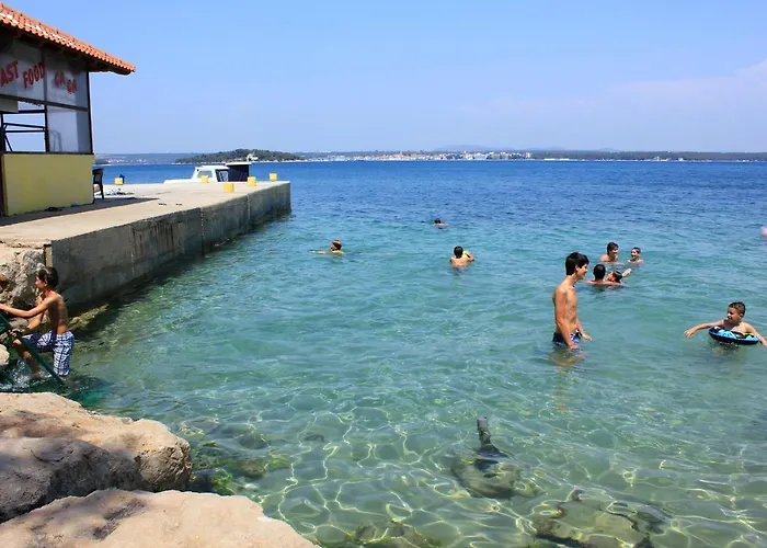 By The Sea Tkon, Pasman - 8455 *