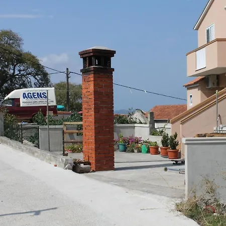 By The Sea Tkon, Pasman - 8455 *