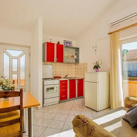 By The Sea Tkon, Pasman - 8455 *