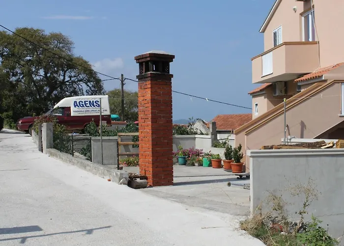 By The Sea Tkon, Pasman - 8455 *