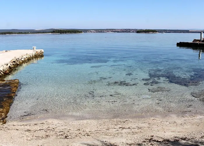 By The Sea Tkon, Pasman - 8455 *