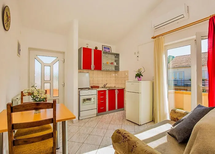 By The Sea Tkon, Pasman - 8455 *