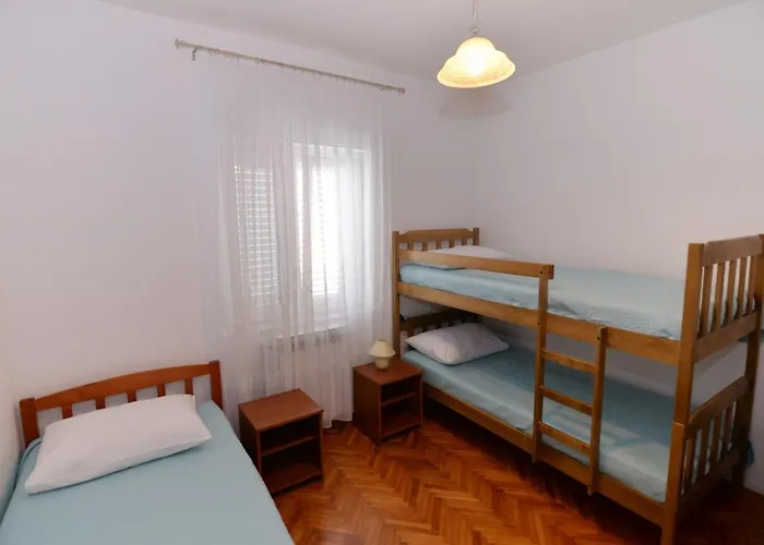 By The Sea Tkon, Pasman - 8455 *